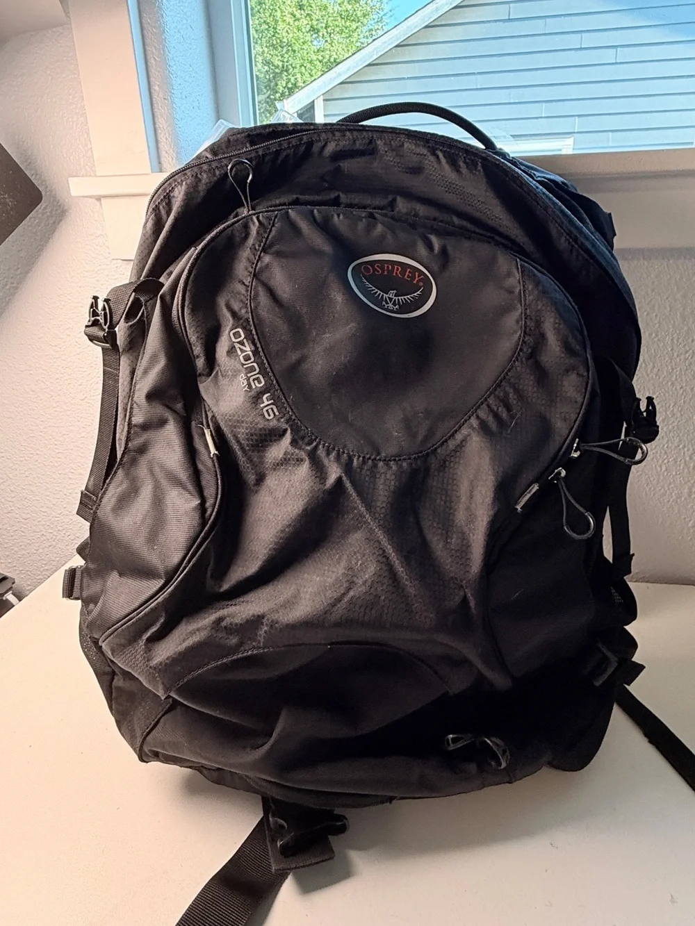 Osprey Ozone 46 Day Black Travel Backpack Carry On Hiking Laptop Bag